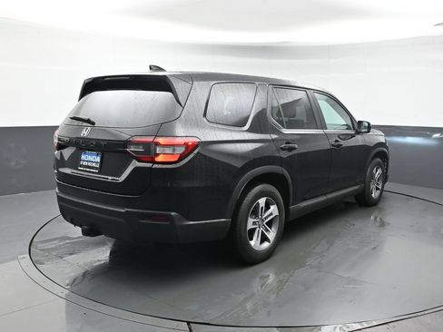 Certified 2023 Honda Pilot EX-L image 6
