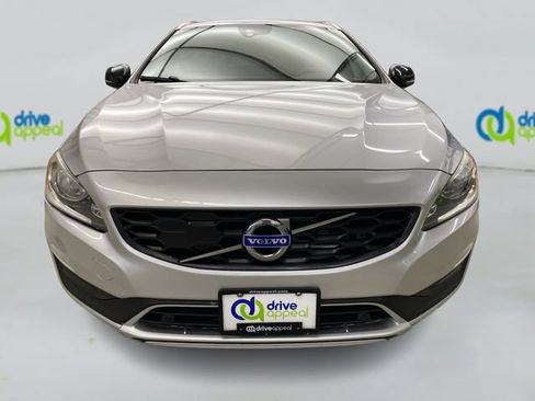 Used 2018 Volvo V60 T5 Cross Country AWD/4WD image 16