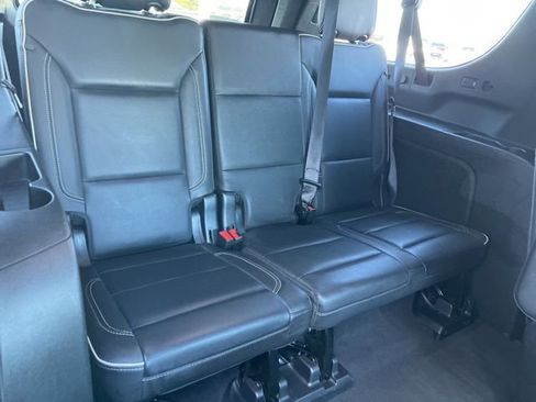 Used 2022 GMC Yukon XL SLT w/ SLT Premium Package image 20