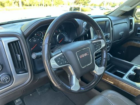 Used 2018 GMC Sierra 1500 SLT image 17