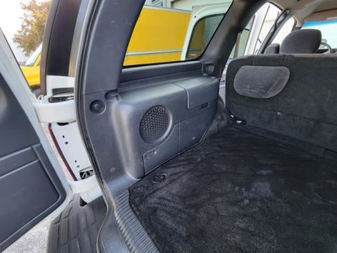 Used 2000 Chevrolet Tahoe LS w/ LS Preferred Equipment Group AWD/4WD image 44