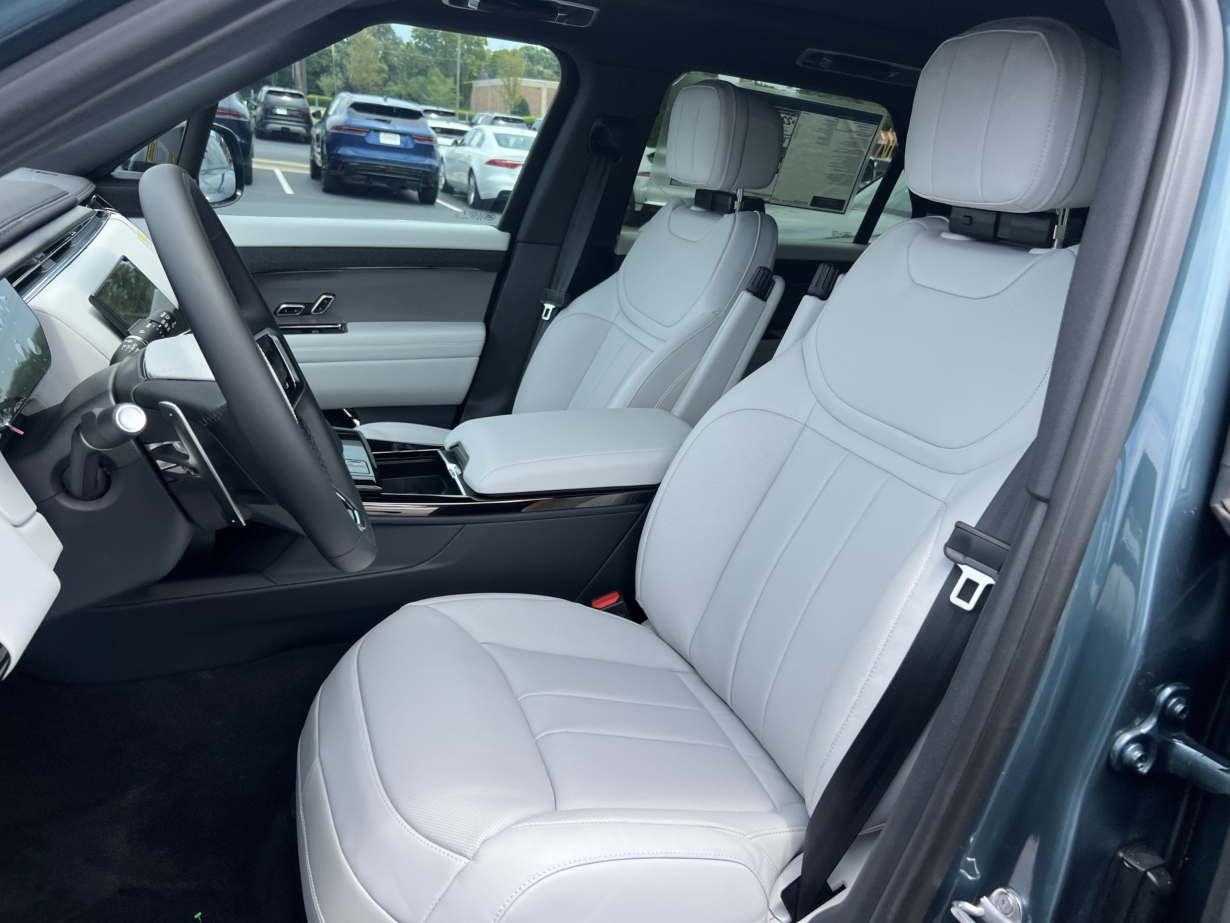 New 2026 Land Rover Range Rover Sport SE AWD/4WD image 15