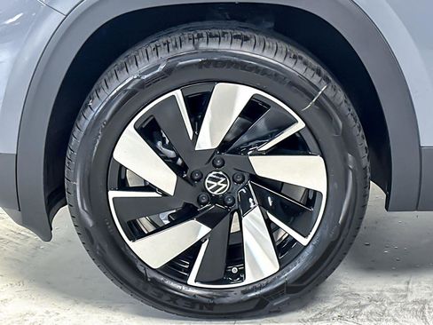 New 2026 Volkswagen Atlas Cross Sport SEL AWD/4WD image 25