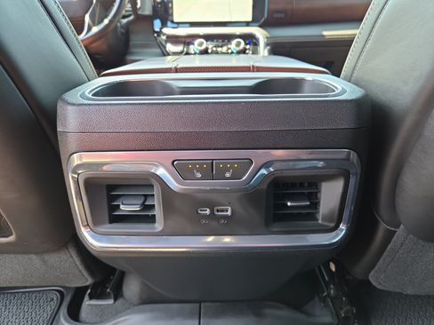 Used 2024 GMC Sierra 2500 Denali Ultimate AWD/4WD image 12