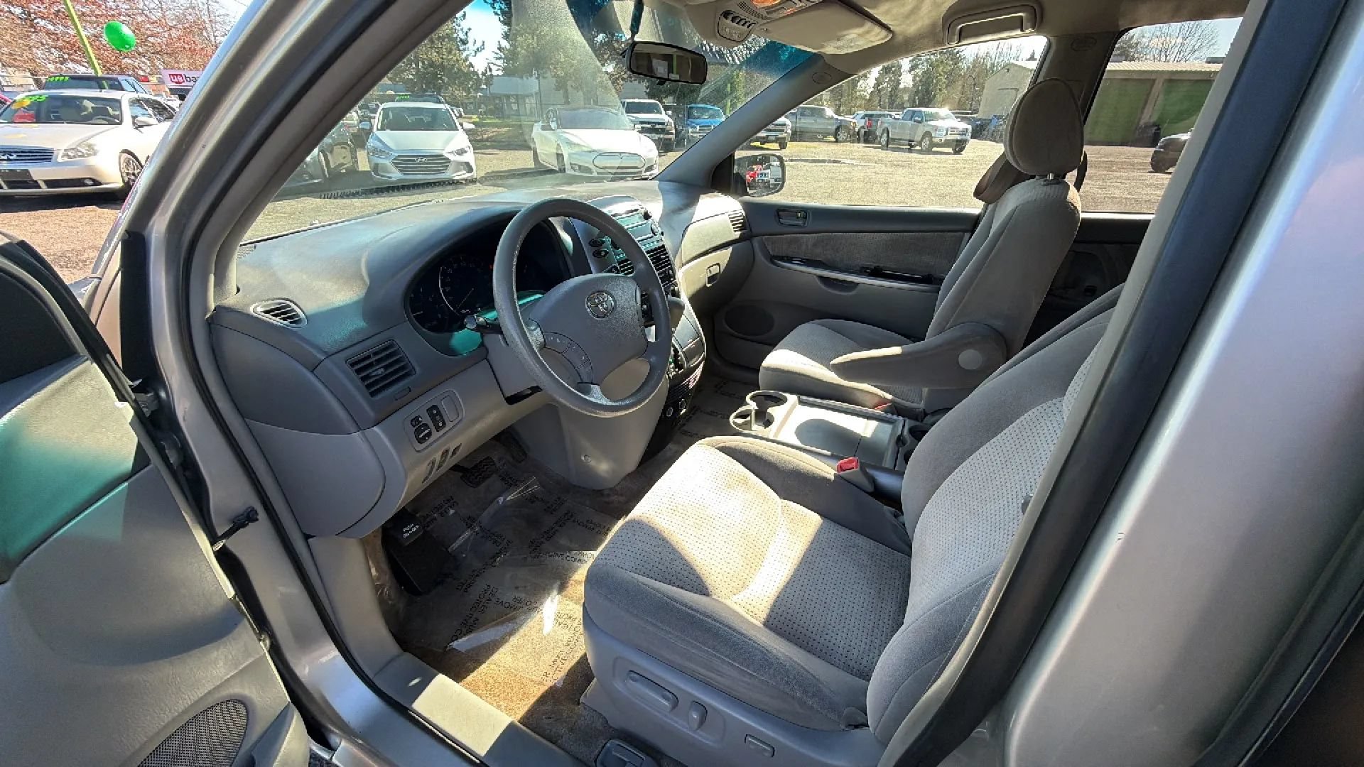 Used 2008 Toyota Sienna CE FWD image 8
