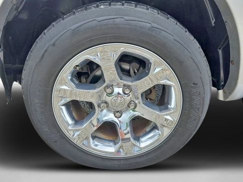 Used 2018 RAM 1500 Laramie AWD/4WD image 12