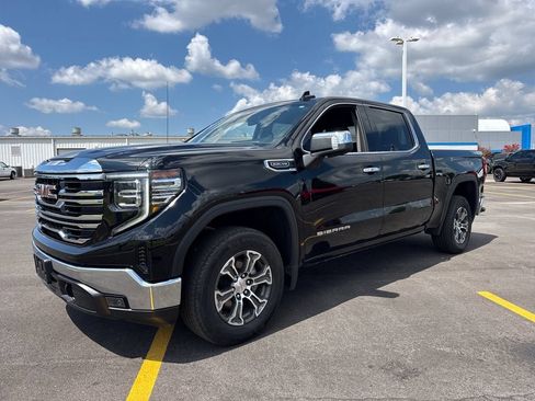 Used 2025 GMC Sierra 1500 SLT AWD/4WD image 2