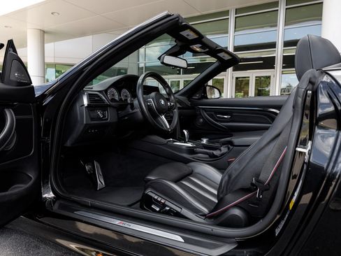 Used 2020 BMW M4 Convertible w/ Competition Package RWD image 49
