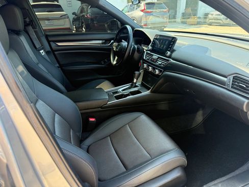 Used 2020 Honda Accord Sport image 12