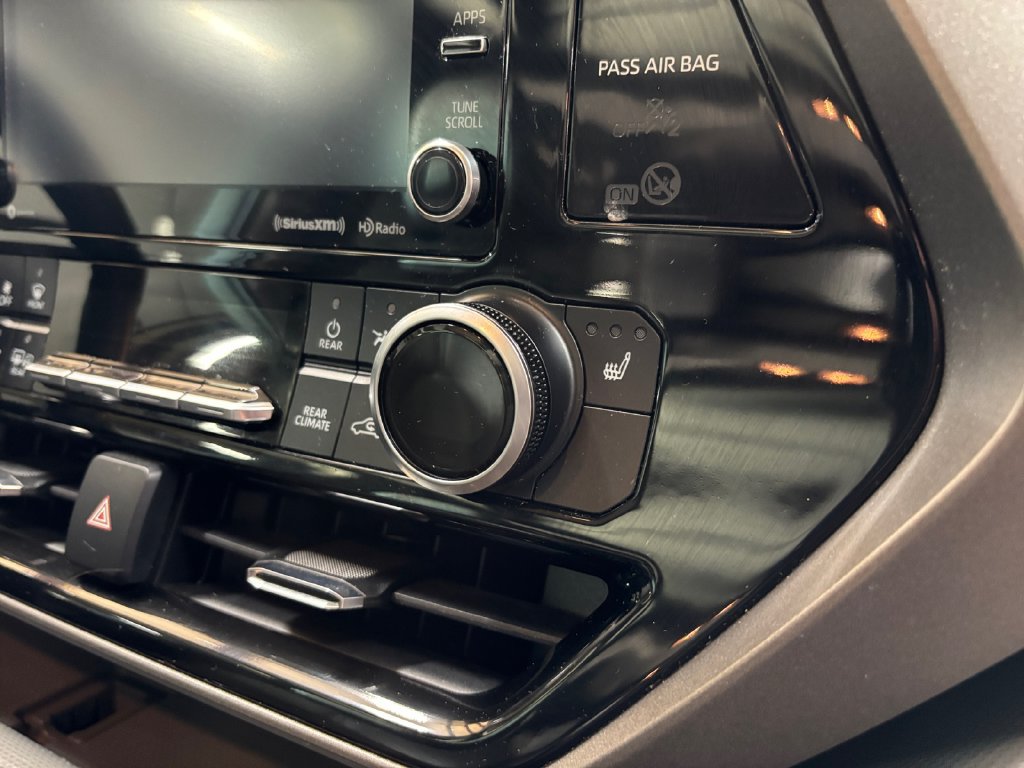 Used 2021 Toyota Highlander XLE FWD image 56