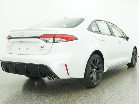 Used 2026 Toyota Corolla SE w/ SE Premium Package FWD image 21