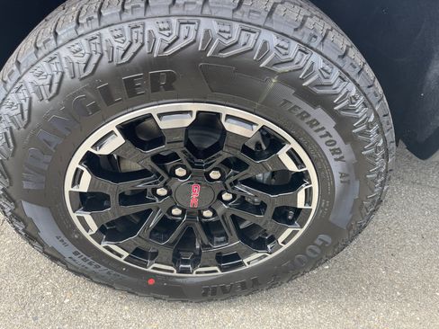 New 2026 GMC Canyon AT4 image 19