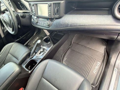 Used 2017 Toyota RAV4 Platinum FWD image 34