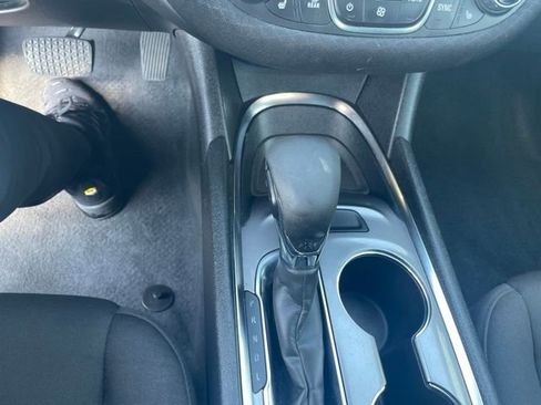 Used 2023 Chevrolet Malibu LT FWD image 19