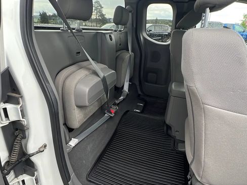 Used 2019 Nissan Frontier S RWD image 6