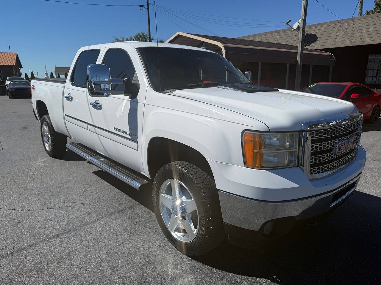 Used 2012 GMC Sierra 2500 Denali w/ Suspension Package, Off-Road AWD/4WD image 1