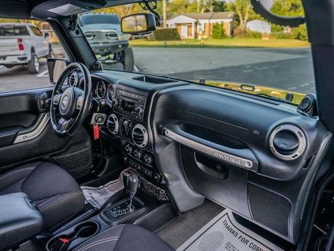 Used 2014 Jeep Wrangler Sahara w/ Connectivity Group AWD/4WD image 23