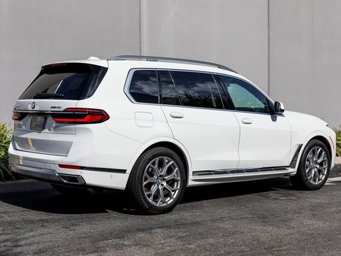 Used 2025 BMW X7 xDrive40i image 5