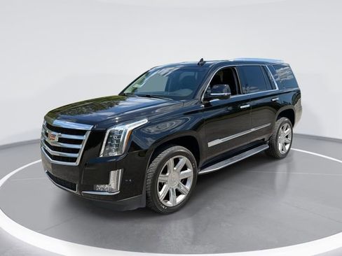 Used 2018 Cadillac Escalade Luxury AWD/4WD image 1