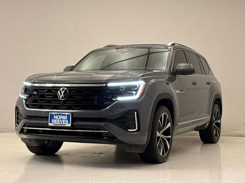 Used 2025 Volkswagen Atlas SEL Premium R-Line AWD/4WD image 2