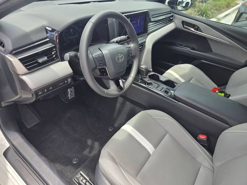 Used 2025 Toyota Camry SE w/ Convenience Package FWD image 22