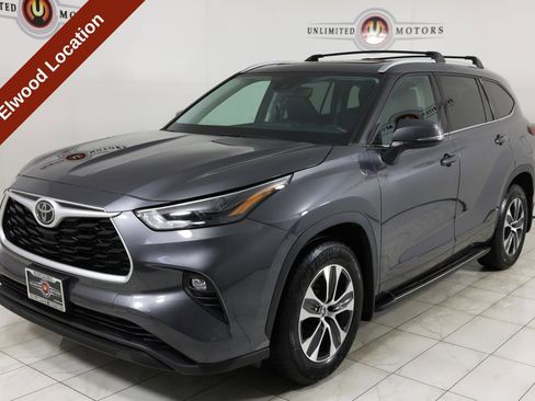 Used 2022 Toyota Highlander XLE AWD/4WD image 5