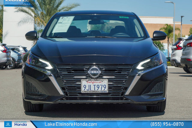 Used 2024 Nissan Altima 2.5 SV FWD image 3