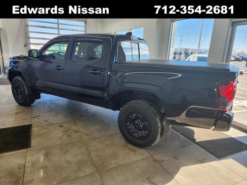 Used 2022 Toyota Tacoma SR image 5