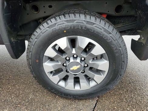 Used 2024 Chevrolet Silverado 2500 Custom w/ Custom Value Package image 29