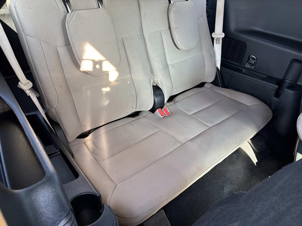 Used 2024 Ford Explorer XLT RWD image 25