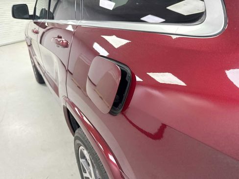 Used 2018 Jeep Grand Cherokee Limited image 26