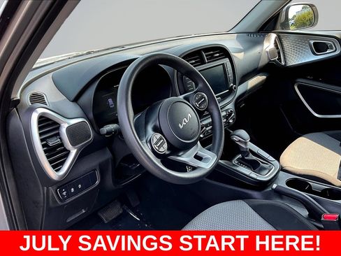 Used 2024 Kia Soul LX w/ Option Group 015 FWD image 17