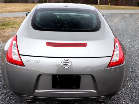 Used 2010 Nissan 370Z Touring image 5