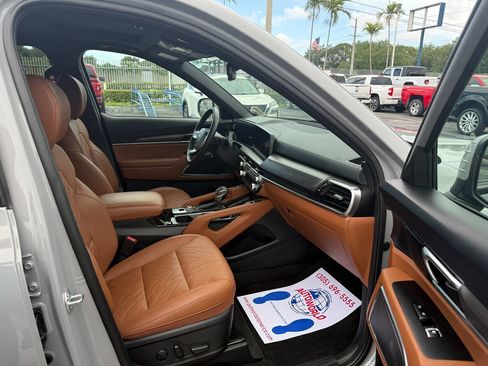 Used 2025 Kia Telluride EX X-Line AWD/4WD image 16