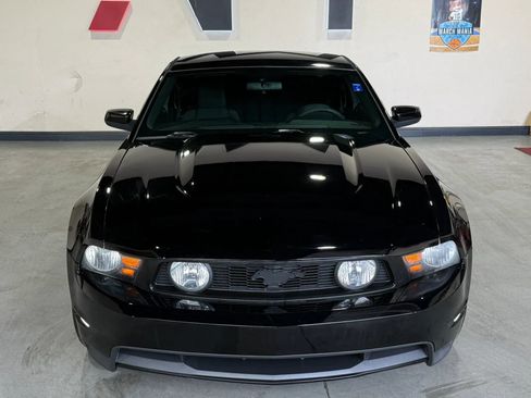 Used 2010 Ford Mustang GT RWD image 3