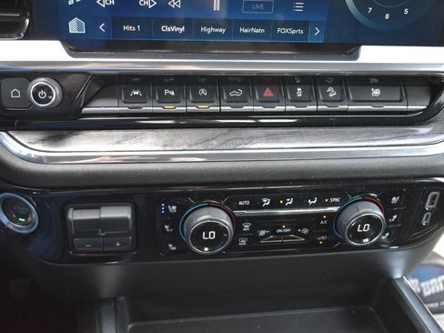 Used 2024 Chevrolet Silverado 1500 LTZ w/ LTZ Premium Package image 31