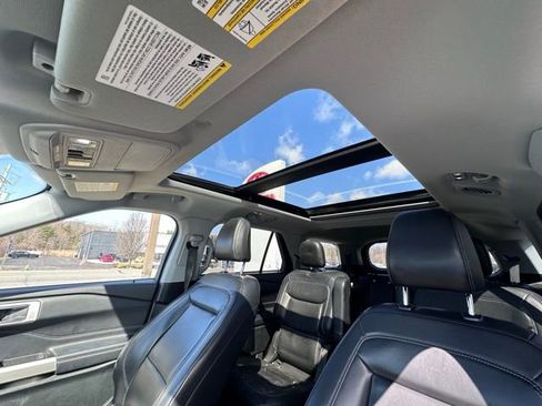 Used 2021 Ford Explorer XLT w/ Equipment Group 202A image 13