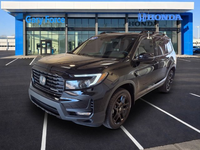 Certified 2025 Honda Passport Black Edition image 4