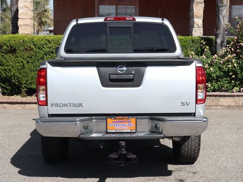 Used 2019 Nissan Frontier SV image 7