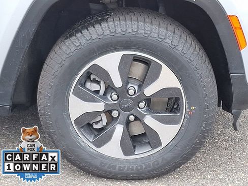 Used 2023 Jeep Grand Cherokee 4WD 4xe image 8