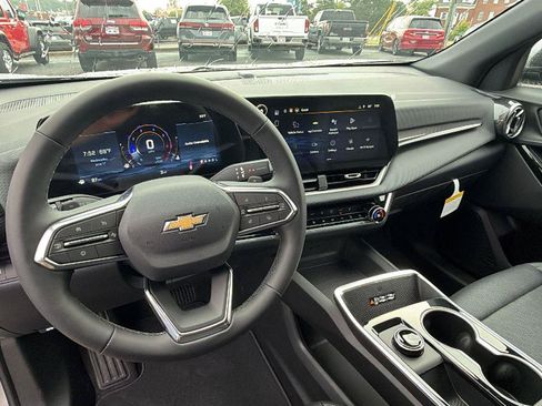 New 2026 Chevrolet Equinox LT w/ Convenience Package II FWD image 19