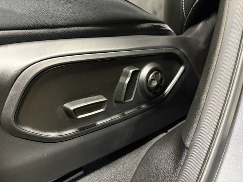 Used 2024 Jeep Grand Cherokee Altitude AWD/4WD image 12