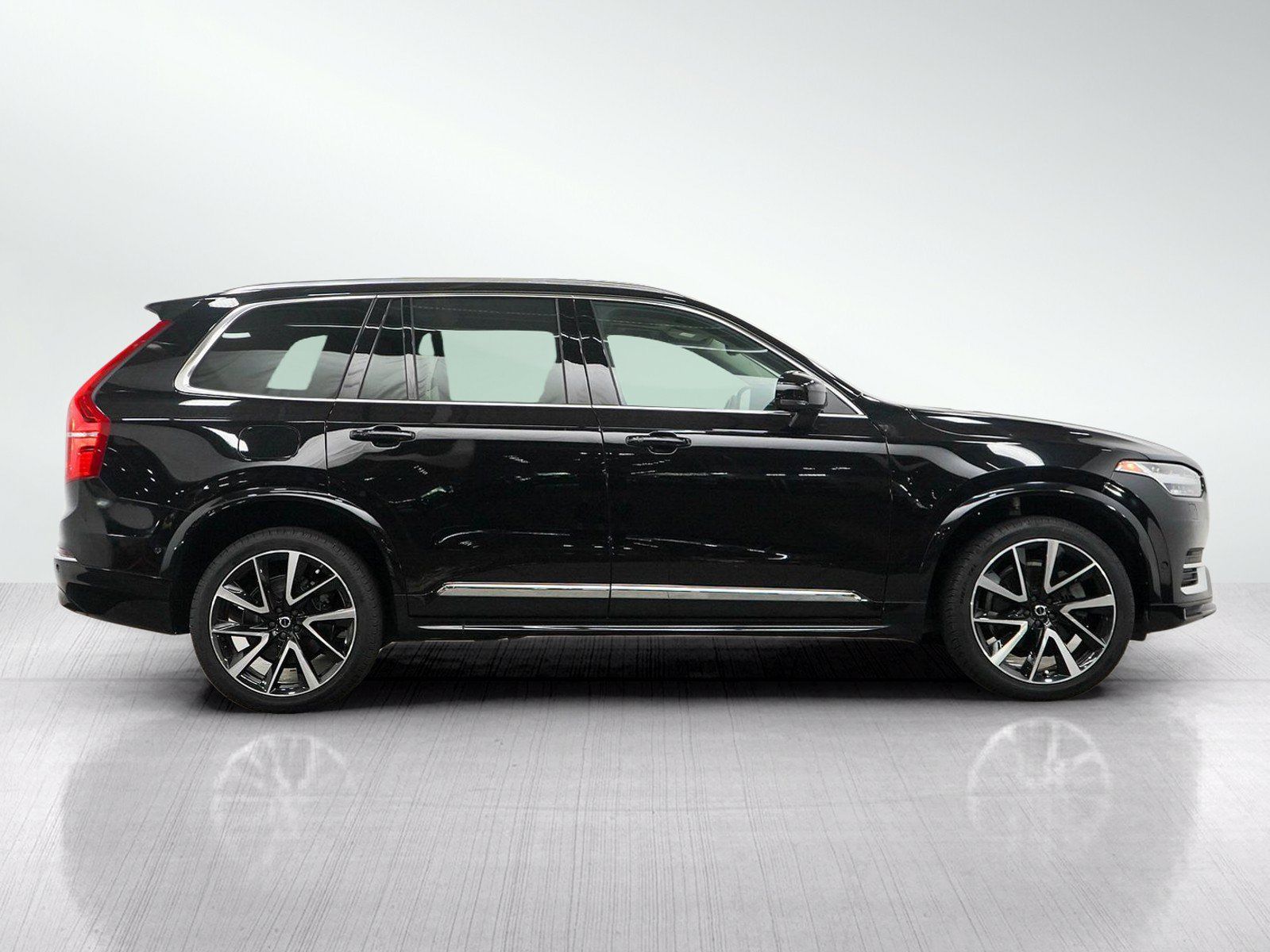 Used 2023 Volvo XC90 B6 Plus w/ Protection Package Premier AWD/4WD image 6