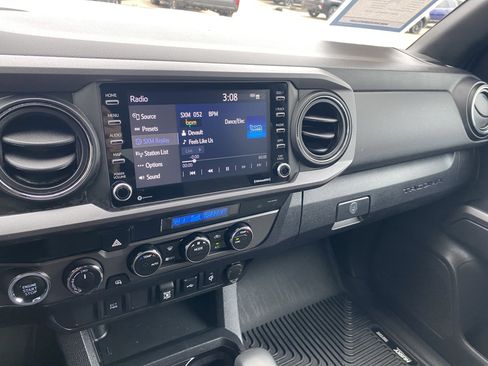 Used 2023 Toyota Tacoma TRD Off-Road image 13