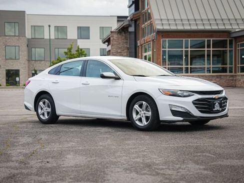 Used 2024 Chevrolet Malibu LT FWD image 1