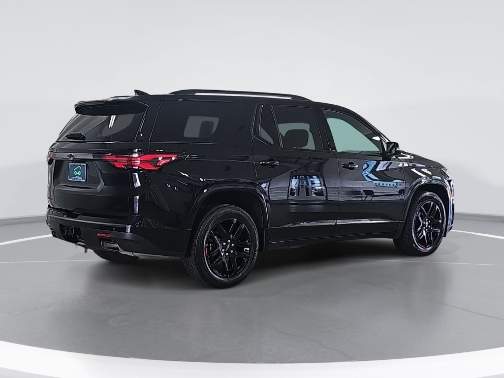 Certified 2023 Chevrolet Traverse Premier w/ Redline Edition AWD/4WD image 3