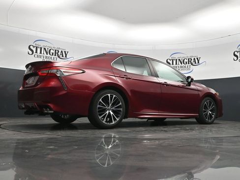 Used 2018 Toyota Camry SE w/ Moonroof Package FWD image 41