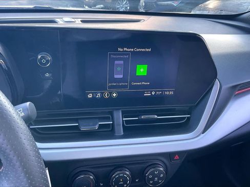 Used 2025 Chevrolet Trax RS w/ Sunroof Package image 23