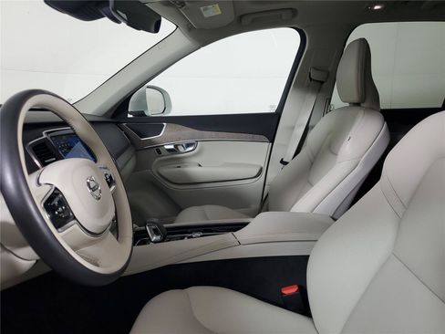 Certified 2023 Volvo XC90 B6 Core w/ Protection Package Premier AWD/4WD image 22