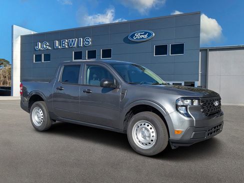 New 2025 Ford Maverick XL FWD image 1